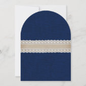 Rustikaler Chic Navy Blue Burlap Hearts Lace Weddi Einladung (Rückseite)