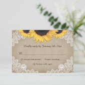 Rustikaler Chic Wood Lace Sunflower Wedding RSVP Karte (Stehend Vorderseite)