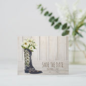 Rustikaler Country Boot mit Daisis Save the Date Ankündigungspostkarte (Stehend Vorderseite)