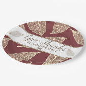 Rustikaler Dank Cream Blätter & Pear Red Pappteller (Schrägansicht)