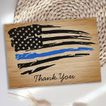 Rustikaler, dünner blauer Leinenfahne-Offizier Dankeskarte<br><div class="desc">Thin Blue Line Police Danke Card - American Flag in Police Flag Farben, Not Design . Zeigen Sie Ihrem hervorragenden Polizeibeamten oder Strafverfolgungsbeamten mit dieser dünnen blauen Linie Dank, perfekt für die Anerkennung der Polizei, Polizisten und Polizeidienststellen. COPYRIGHT © 2020 Judy Burrows, Black Dog Art - Alle Rechte vorbehalten. Rustic...</div>