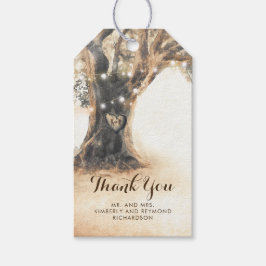 Rustikaler Eichenbaum und gemeißelte Herzenshochze Geschenkanhänger