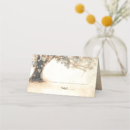 Rustikaler Eichenbaum und gemeißelte Herzenshochze Platzkarte