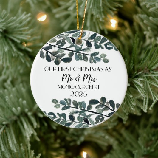 Rustikaler Eukalyptus Keepake Erste Weihnachten Keramik Ornament (Baum)