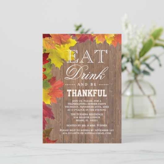 Rustikaler Fall Alte Holzhütte Erntedank Einladung (Stehend Vorderseite)