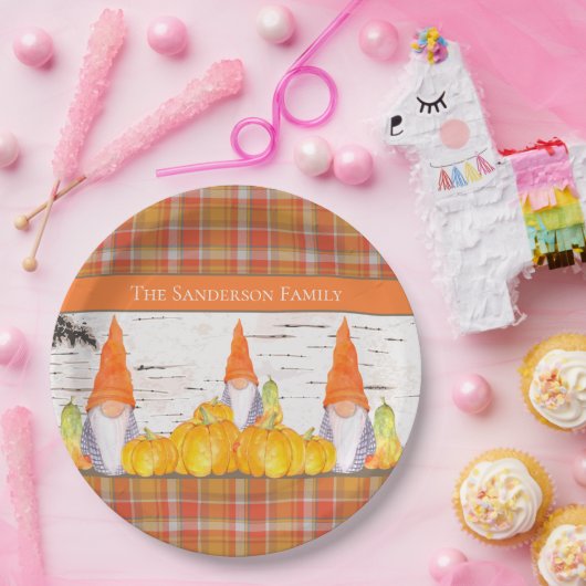 Rustikaler Fall Gnome karierter Kürbis Pappteller (Party)
