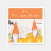 Rustikaler Fall Gnome karierter Kürbis Serviette (Vorderseite)