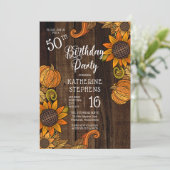 Rustikaler Fall |Herbst Sonnenblumen 50. Geburtsta Einladung (Stehend Vorderseite)