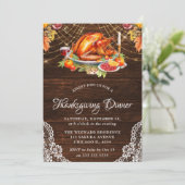 Rustikaler Fall Roasted Turkey Wood Erntedank Einladung (Stehend Vorderseite)