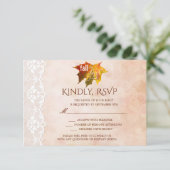 Rustikaler Fall von Liebe Hochzeit RSVP Karte (Stehend Vorderseite)
