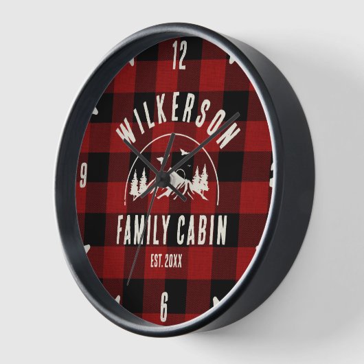 Rustikaler Familienname Kabine Hütte Retro Rot Kar Uhr (Winkel)