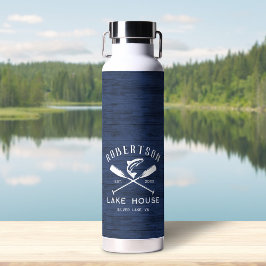 Rustikaler Familienname Lake House Navy Blue Wood Trinkflasche