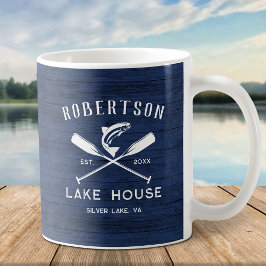 Rustikaler Familienname Lake House Rustikales blau Kaffeetasse