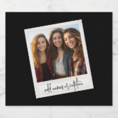 Rustikaler Foto-Rahmen mit schwarzem Hintergrund u Bierflaschenetikett (Einzelnes Label)