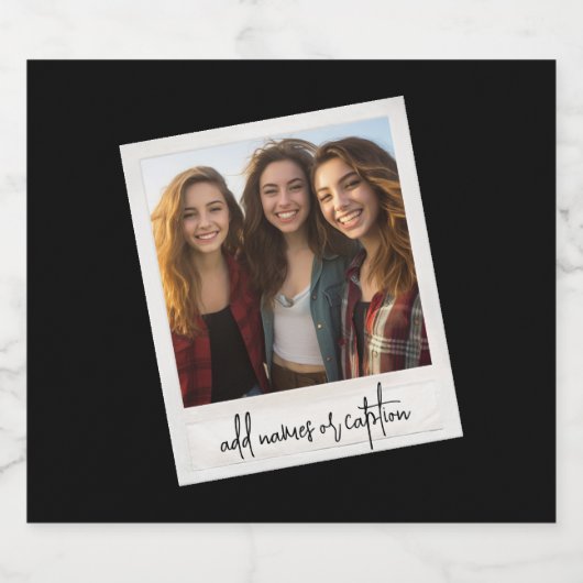 Rustikaler Foto-Rahmen mit schwarzem Hintergrund u Bierflaschenetikett (Einzelnes Label)