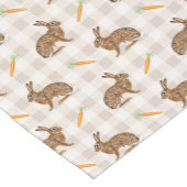 Rustikaler Hase und Karotte Beige Gingham Frühling Kurzer Tischläufer (Ecke)