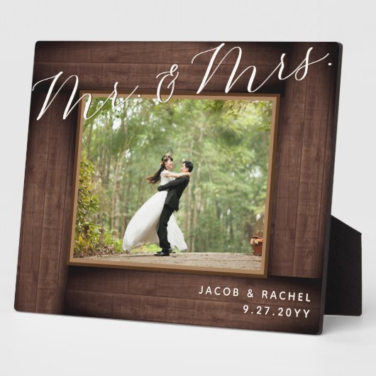 Rustikaler Herr & Mrs. Elegant Script Wedding Foto Fotoplatte (Seite)