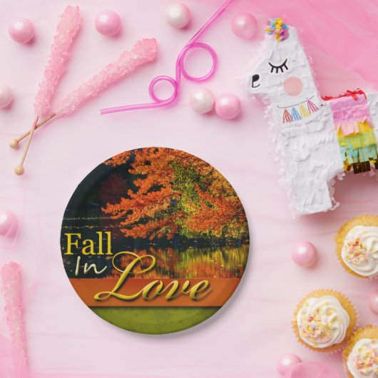 Rustikaler Hochzeitsfall in der Liebe Herbst Lands Pappteller (Party)