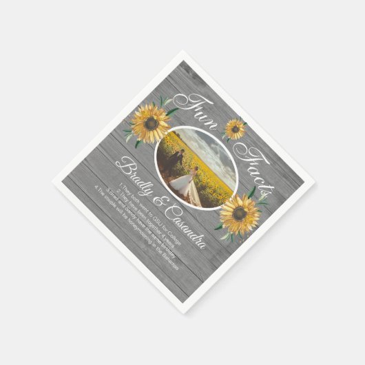 Rustikaler Hochzeitsspass Sonnenblume Grau Wood Na Serviette (Ecke)