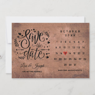 Rustikaler Holz-Kalender rotes Liebesherz Save The Date