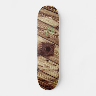 Rustikaler Holzdraht Skateboard