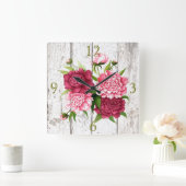 Rustikaler Holzeinschlag mit Peonies Wall Clock Quadratische Wanduhr (Zuhause)