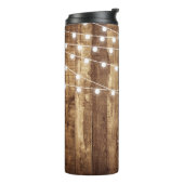 Rustikaler hölzerner feenhaftes thermosbecher (Nach links gedreht)