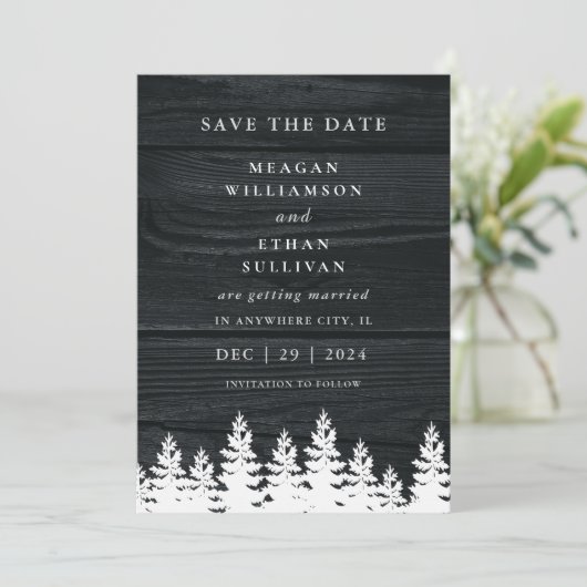 Rustikaler Holzfall Herbst Winter Hochzeit QR Code Save The Date (Stehend Vorderseite)