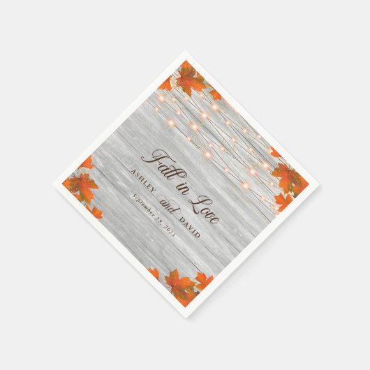 Rustikaler Holzfall in Liebe-Streichellichtquälen Serviette (Ecke)