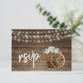 Rustikaler Holzfass mit weißen Blume - UAWG RSVP Karte (Stehend Vorderseite)