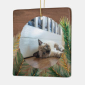 Rustikaler Kiefernzweig Pet's erster Weihnachtssaf Keramikornament (Links)