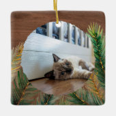 Rustikaler Kiefernzweig Pet's erster Weihnachtssaf Keramikornament (Vorderseite)