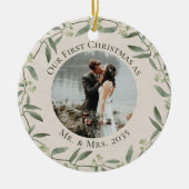 Rustikaler Kranz Erste Weihnachtsfeier als Mr. & M Keramik Ornament (Vorne)