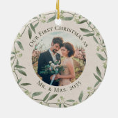 Rustikaler Kranz Erste Weihnachtsfeier als Mr. & M Keramik Ornament (Hinten)