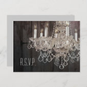 Rustikaler Kronleuchter aus Stallholz Hochzeitsrea Einladungspostkarte (Vorne/Hinten)
