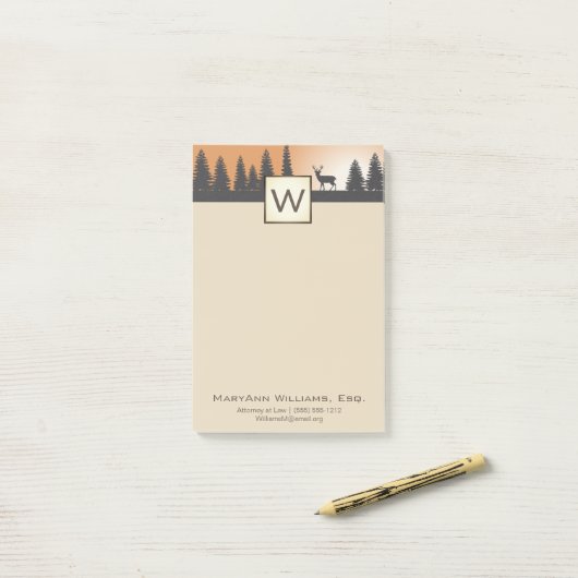 Rustikaler Landwald mit Name und Monogramm Post-it Klebezettel (Auf Schreibtisch)