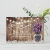 Rustikaler Lavender Floral Mason Jar Brautparty Einladung (Stehend Vorderseite)