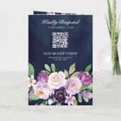 Rustikaler Lila Blumen QR Code Navy Blau Hochzeit Einladung (Rückseite)
