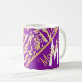rustikaler Mit Monogramm Goldmarmor auf lila Kaffeetasse