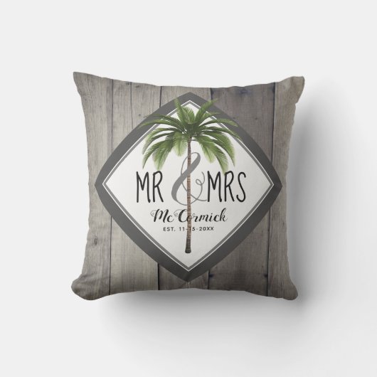 Rustikaler Mr. und Mrs. Grey Monogram Palm Tree ne Kissen (Vorderseite)