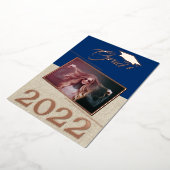 Rustikaler Navy Blue Graduate Foto Abschluss Gold Folieneinladung (Gedreht)