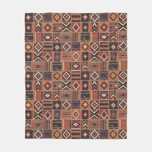 Rustikaler Patchwork-Kilim-Geometrie-Teppich Fleecedecke (Vorderseite)