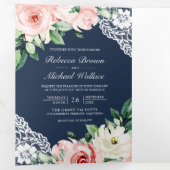 Rustikaler Pfirsichbläser Navy Blue QR Code Hochze Dreifach Gefaltete Einladung (Innen Erste Seite)