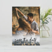 Rustikaler Pinienwald mit Bild Save The Date (Stehend Vorderseite)