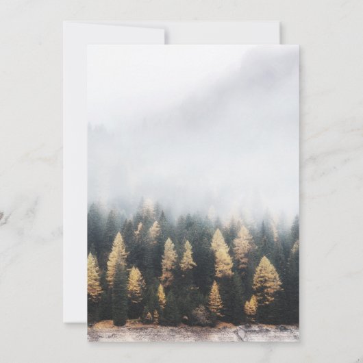 Rustikaler Pinienwald mit Bild Save The Date (Rückseite)