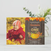 Rustikaler Pumpkin Fall erster Geburtstag Gold Einladung (Stehend Vorderseite)
