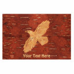 Rustikaler Raven auf der inneren Birkenrinde Fotoskulptur Magnet<br><div class="desc">Eine digitale Nachbildung eines einfachen Raven (Corvus corax)-Bildes, das durch sorgfältiges Abkratzen der rötlichen äußeren Oberfläche auf der Rückseite der Birchbeine entsteht, um die leichtere, gelbliche Schicht unter ihnen zu enthüllen. Dies ist ein traditionelles Handwerk unter den Indianern/Erste Nationen in den nördlichen Staaten und Kanada. Fügen Sie Ihren eigenen Text...</div>
