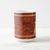 Rustikaler Raven auf der inneren Birkenrinde Kaffeetasse (Mittel)