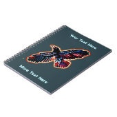 Rustikaler Raven auf der inneren Birkenrinde Notizblock (Linke Seite)