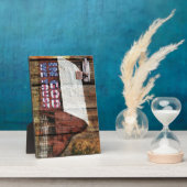 Rustikaler roter verblassener Stall mit Latte in G Fotoplatte (Seite)